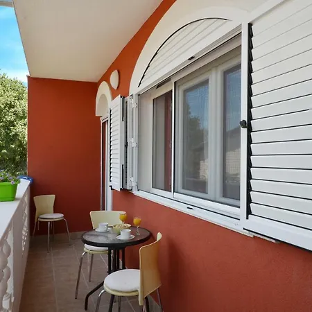Apartment Petra Marina